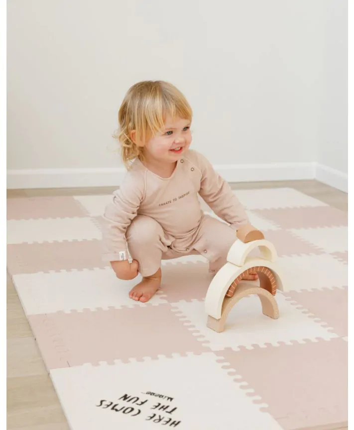 מארז מתנה - משטח פעילות פאזל + סט מצעים לעריסה 