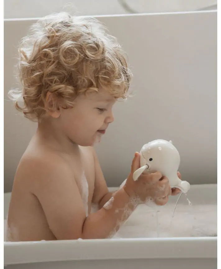 צעצוע אמבטיה לויתן מסתובב