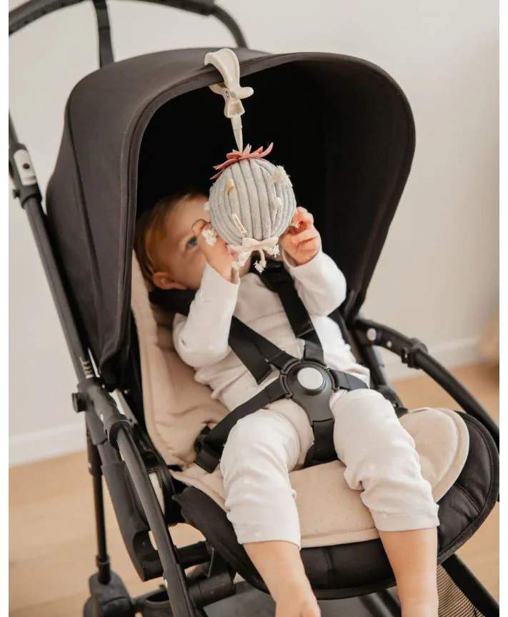 בובת פעילות לתליה