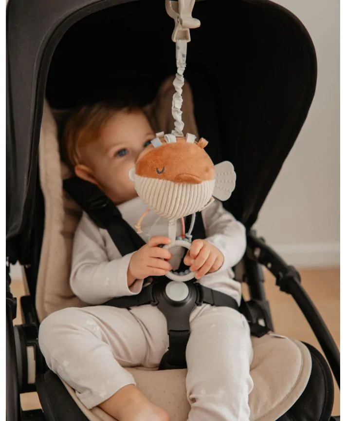 בובת פעילות לתליה