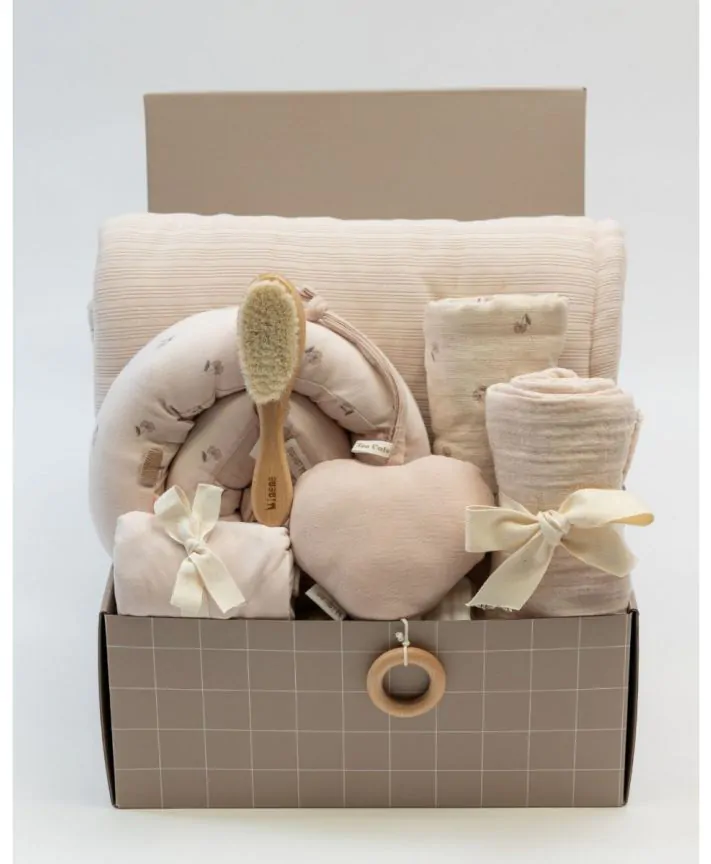 Wrapped With Love - מארז מיננה 