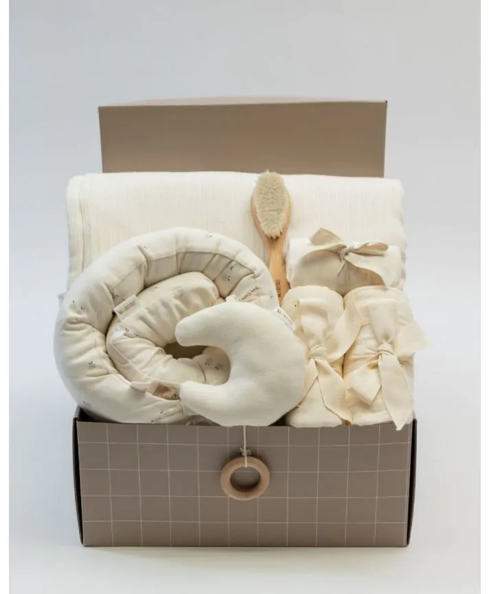 Wrapped With Love - מארז מיננה 