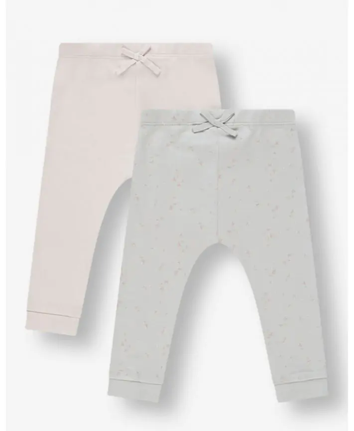 שני זוגות מכנסיים