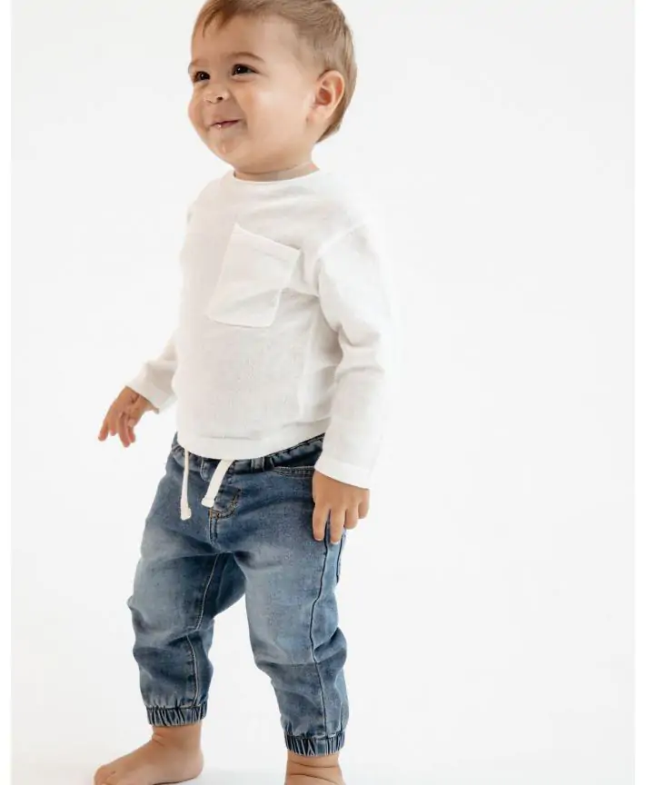 מכנסי ג'ינס ארוכים