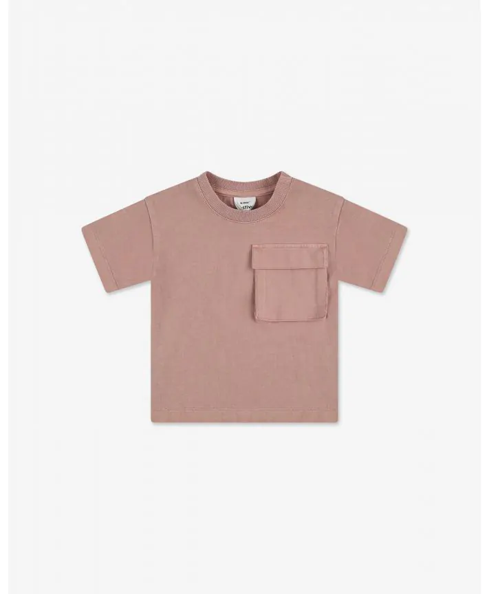 חולצת טי עם כיס בייבי