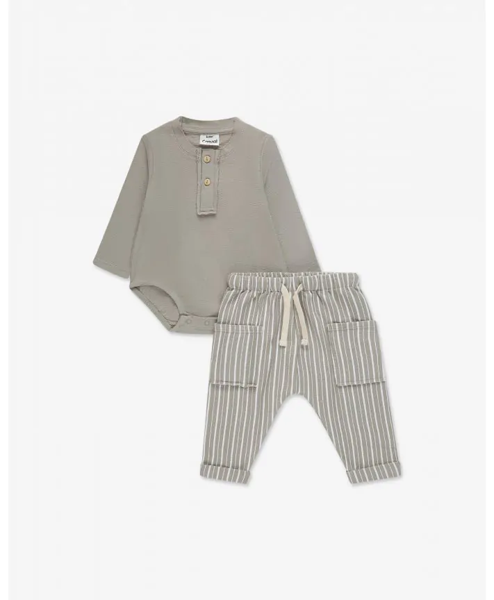 סט בגד גוף ומכנסיים