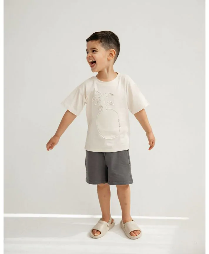 סט חולצה ומכנסיים