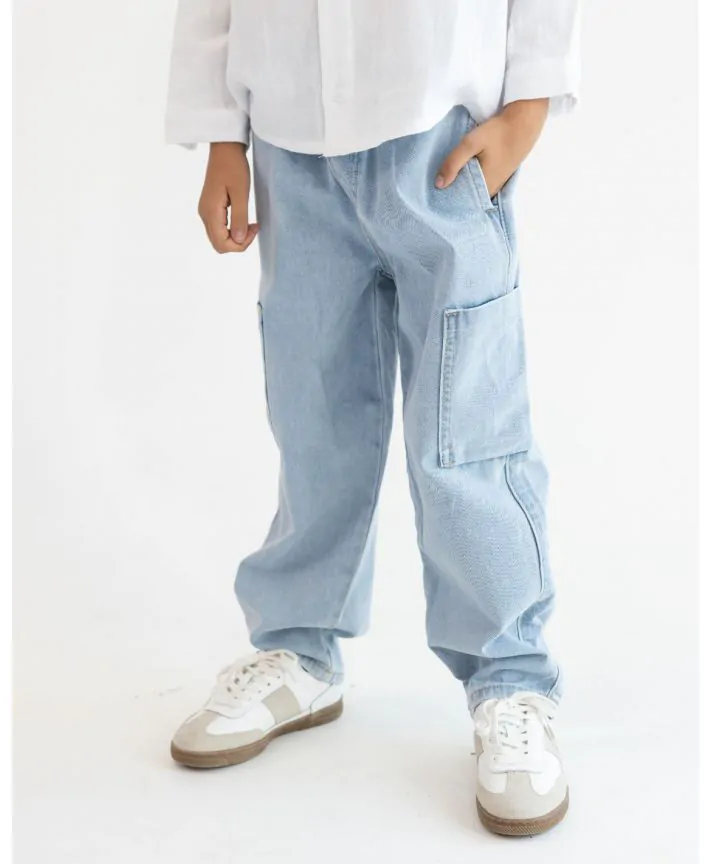 מכנסי ג'ינס ארוכים