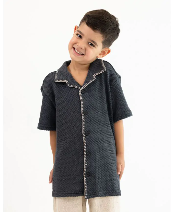 חולצה מכופתרת קצרה