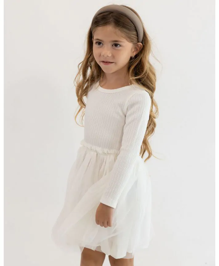 שמלת פוינטייל וטול עם שרוולים ארוכים