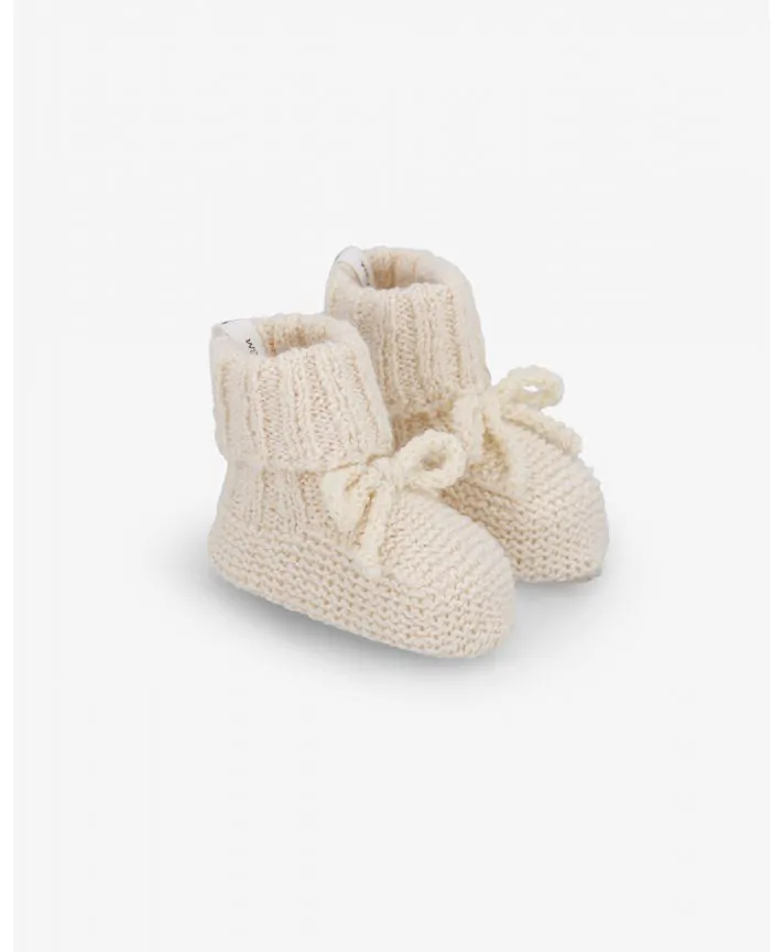 נעליים סרוגות