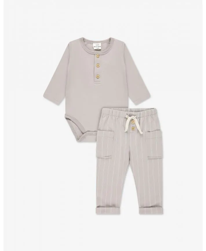 סט ב.גוף ומכנסי פלנל עם כיס בייבי