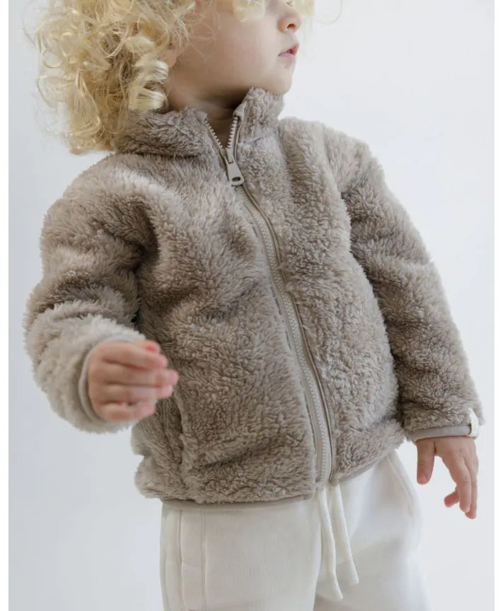 ז'קט פליז עם צווארון בייבי