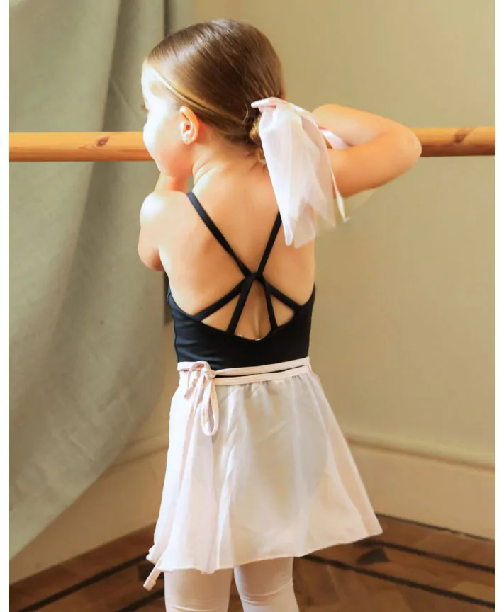 בגד גוף עם כתפיות מעוצבות