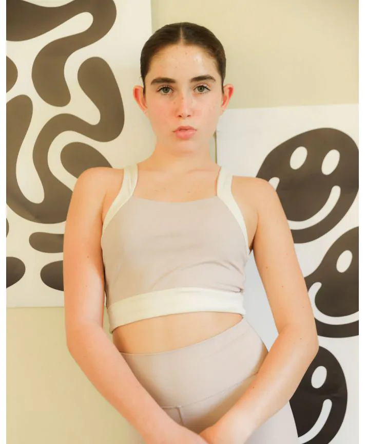 טופ כתפיות עם גב מעוצב