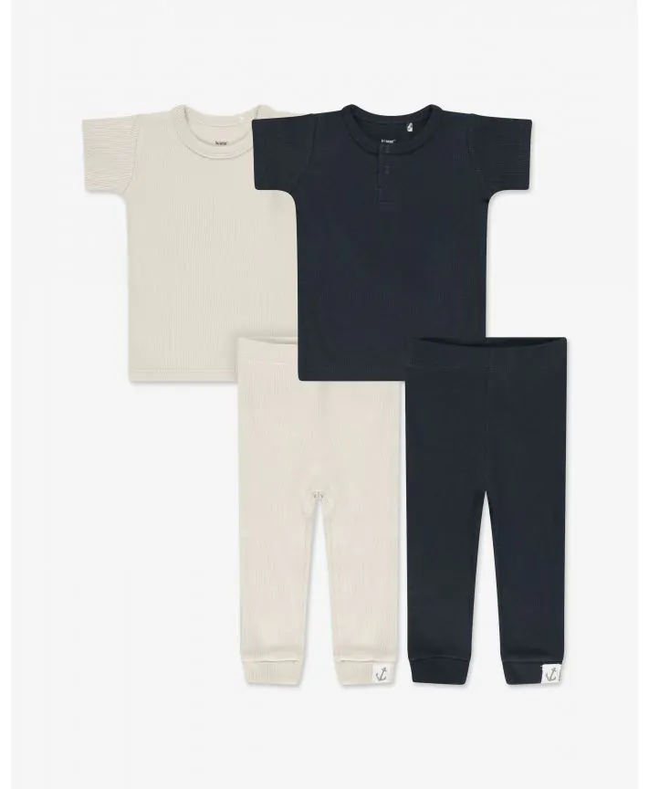 זוג סט חולצה ומכנסיים