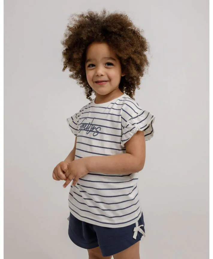 סט חולצה ומכנסיים קצרים 