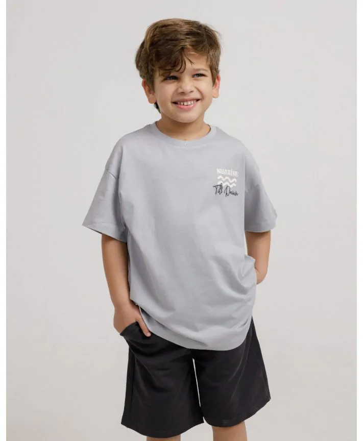 סט חולצה ומכנסיים 