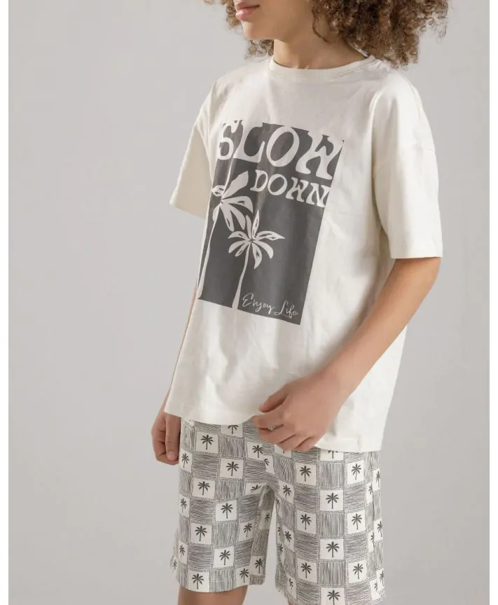 סט חולצה ומכנסיים 