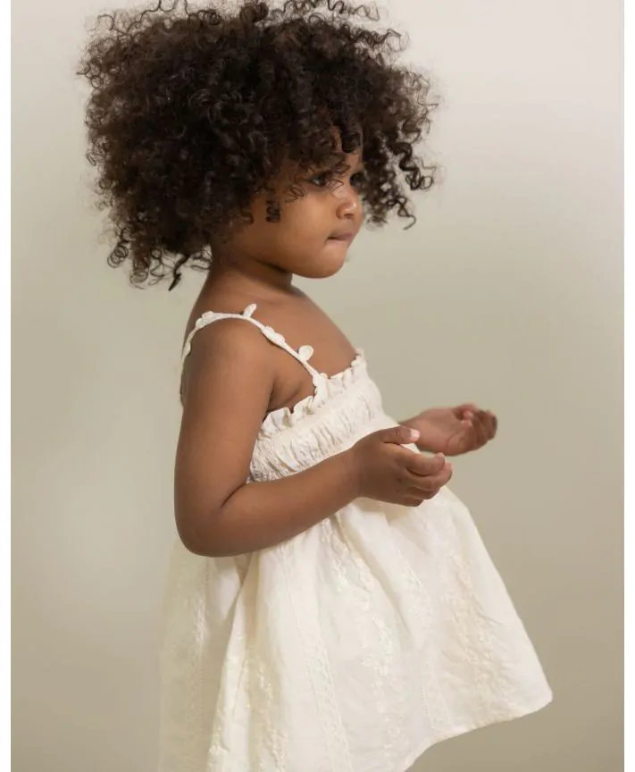 סט שמלה רקומה ובלומרס עם סרט לשיער