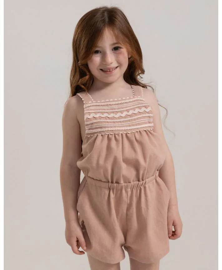 אוברול אריג קצר עם כתפיות מוצלבות