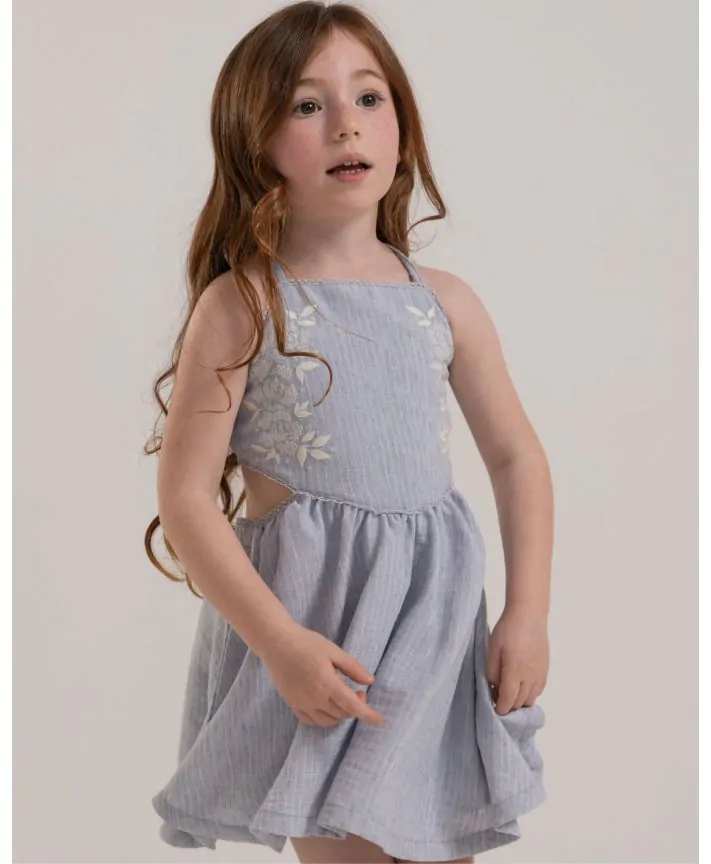 שמלת כתפיות עם פתחים בצדדים