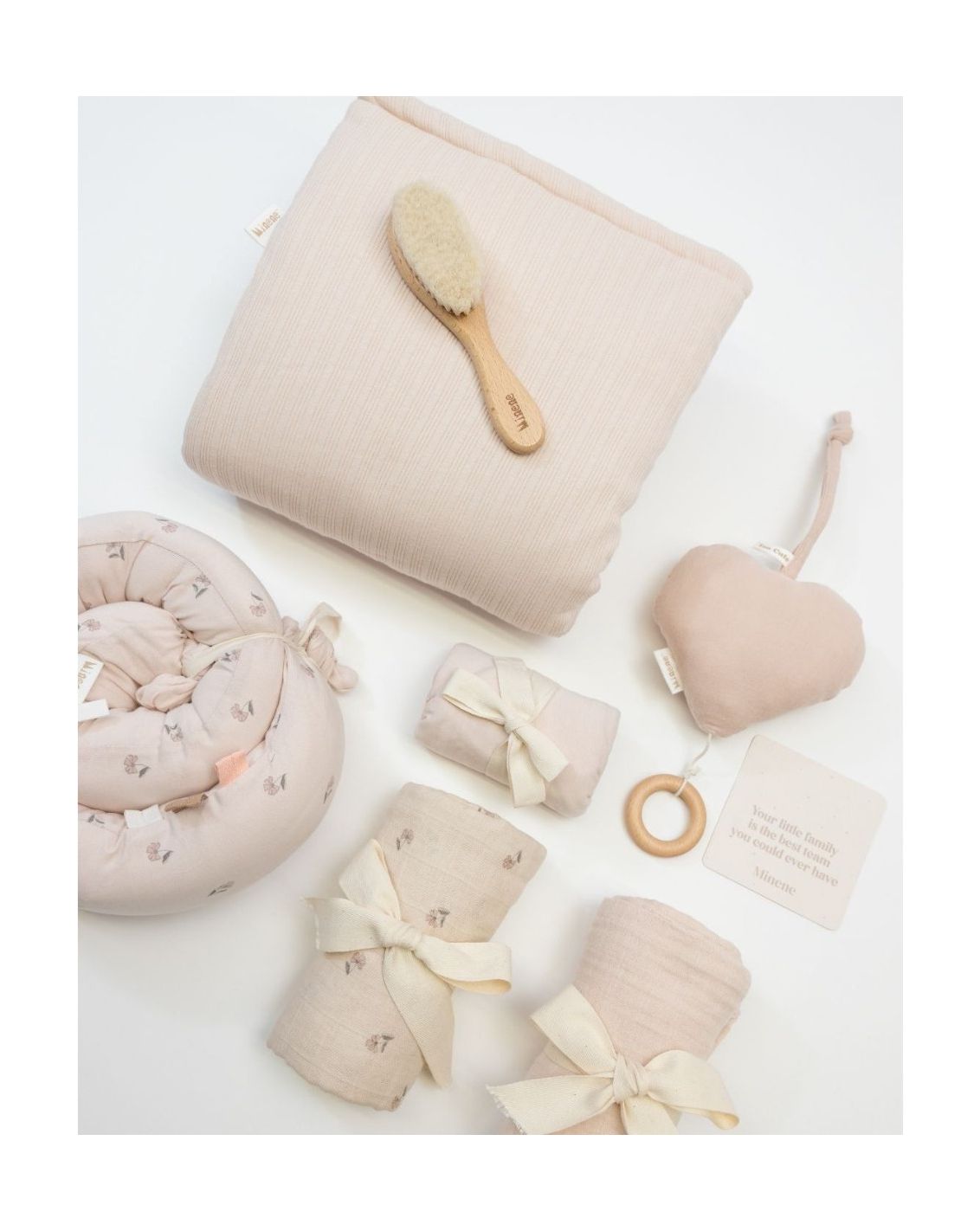 Wrapped With Love - מארז מיננה-2