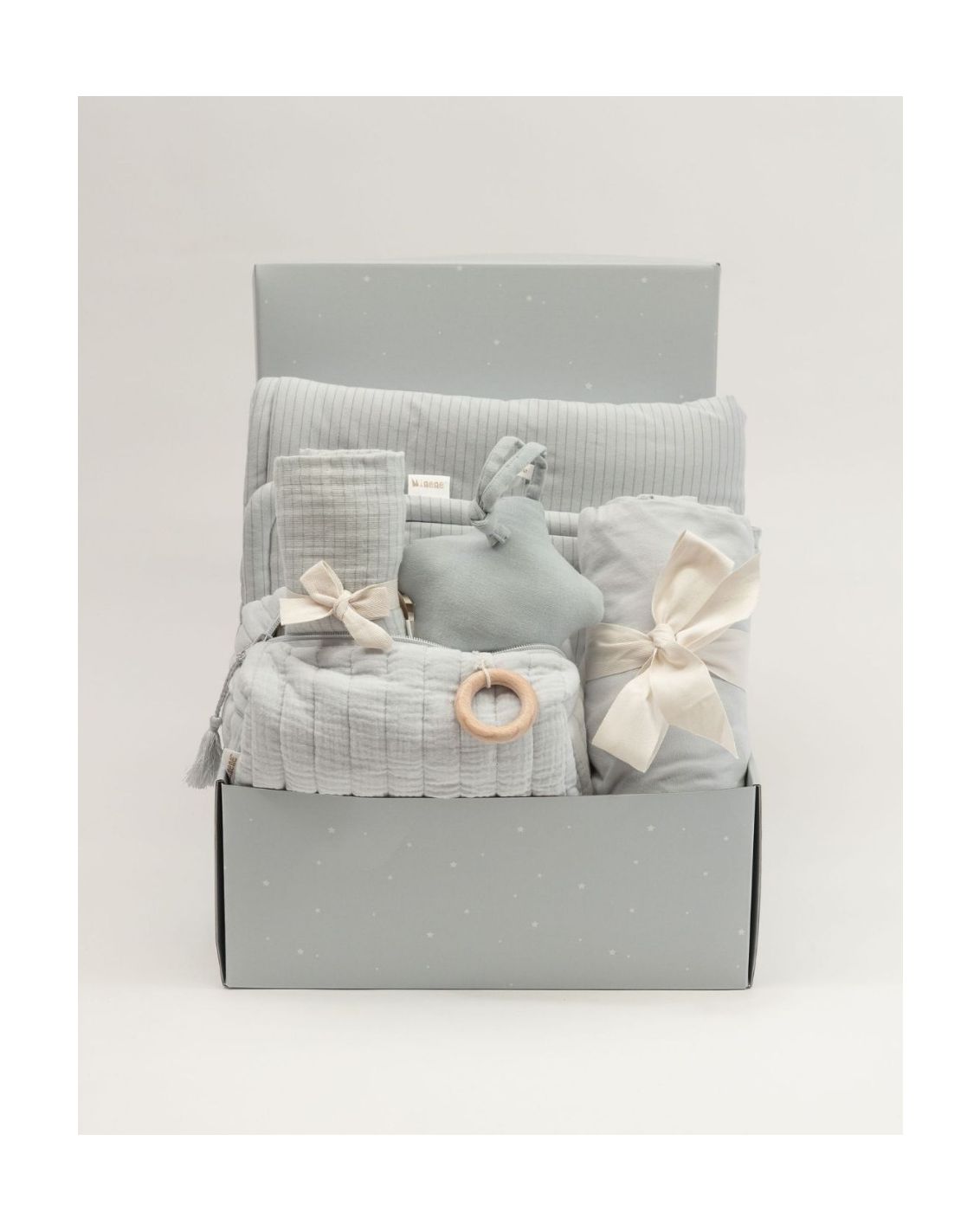 Love Is All Around - מארז מיננה-1