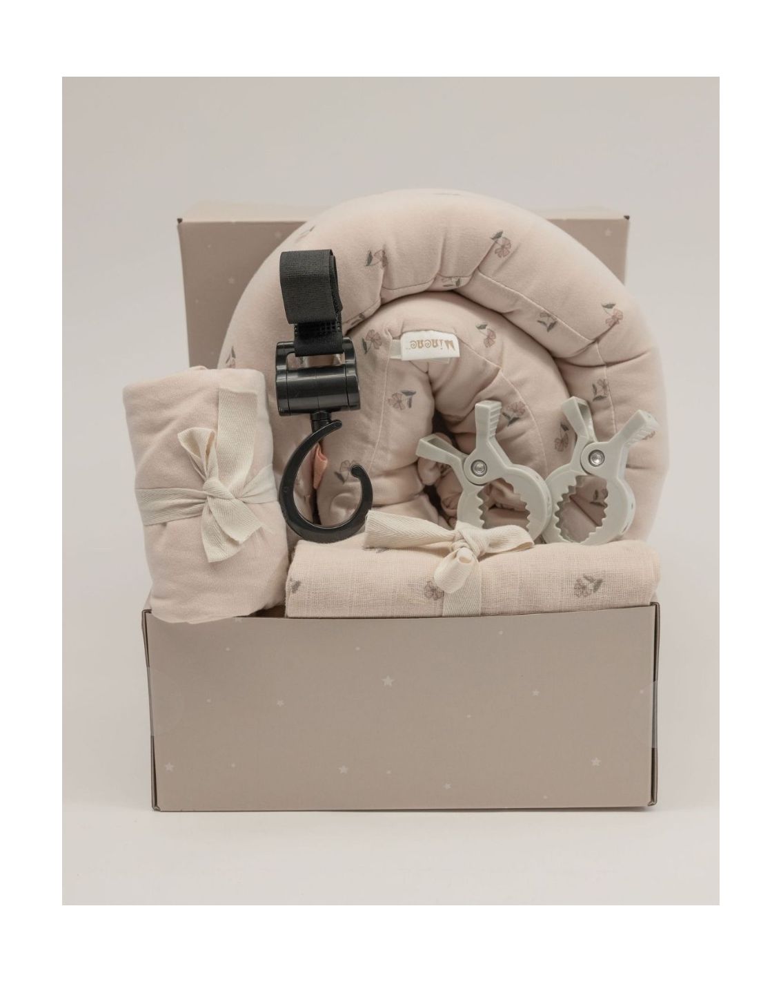 Adventure Awaits - מארז מיננה-2