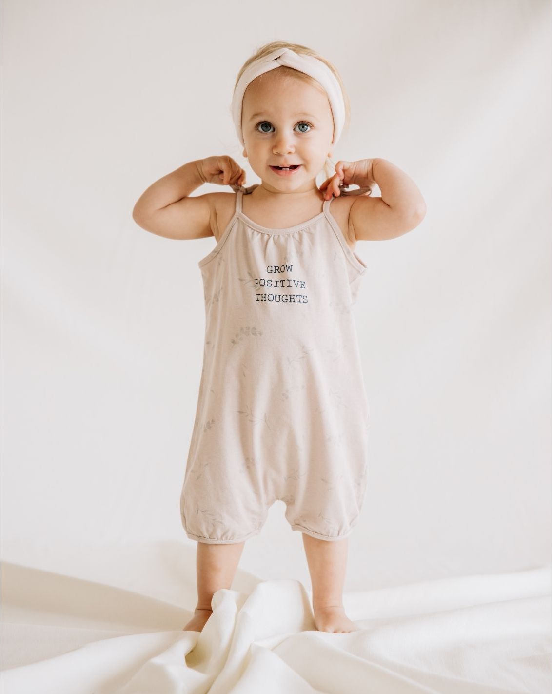 שלישיית אוברולים עם כתפיות