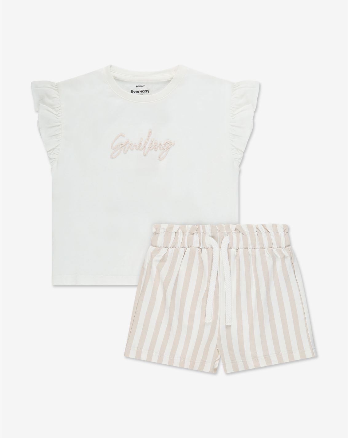 סט חולצה ומכנסיים קצרים