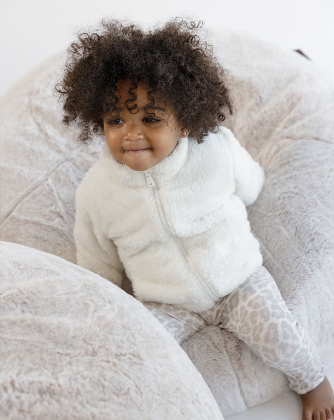 ז'קט פליז עם צווארון בייבי