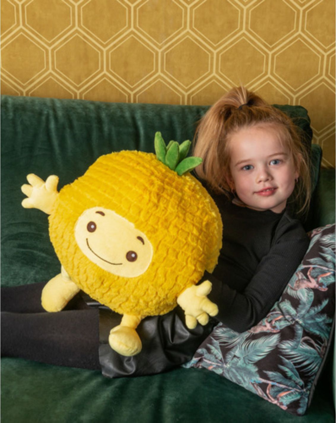 Noxxiez  בובת חיבוק אננס