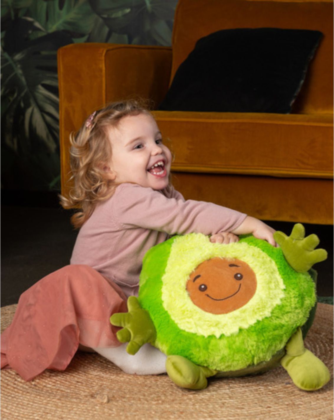 Noxxiez  בובת חיבוק אבוקדו